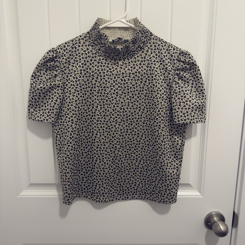 Zara Women's Leopard Print Mock Neck Short Sleeve Blouse Size Medium